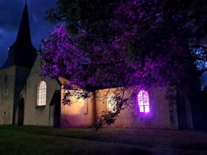 église de Cuy illuminée